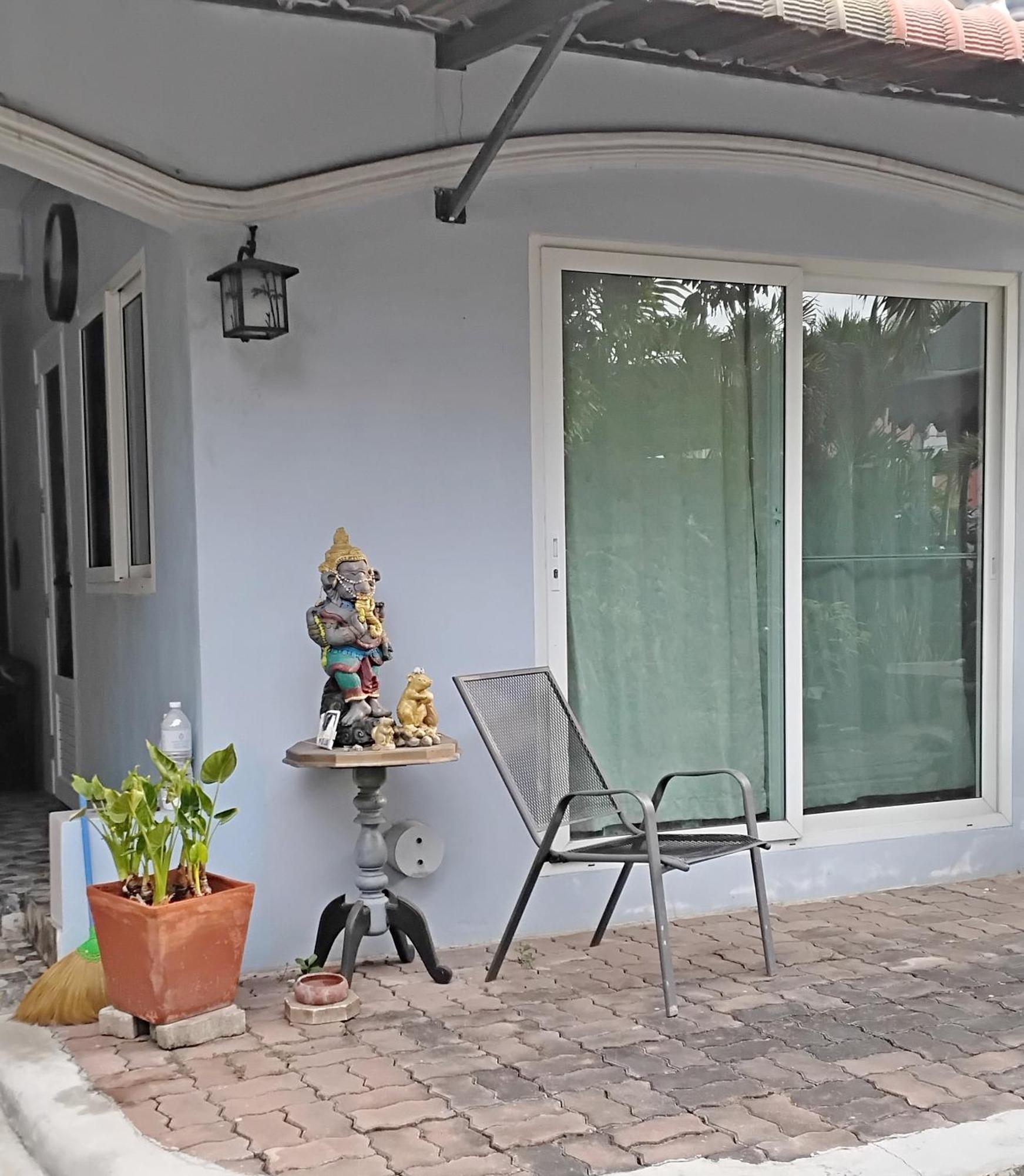 Mango Tree Guestroom Бангкок Экстерьер фото